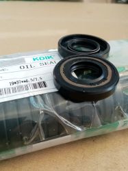СЕМЕРИНГ TCL 19x37x6.5/7.5 NBR KDIK/China , за кормилно управление