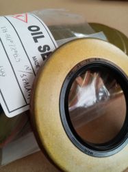 Oil seal  BS 40x72x6.5 NBR  (with seal on outer diameter)  WLK/TW, for rear wheel hub of NISSAN Navara 43232-EB70A