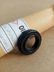 Семеринг  ISZ 19x32x6.5/7 NBR90  WLK/TW , за кормилно управление на LEXUS,TOYOTA  90311-19010  