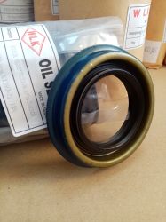Семеринг HTB5R 46.05x70.53/79.18x11.51/13.89 NBR WLK/TW, за диференциал  на Ford 2L1Z3N134AA , 975918190,Freightliner CHR 18190,Mack 145818190,Mazda ZZL0-27-018, ZZR027018   
