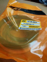 Boom Cylinder Seal Kit 201-63-02010 for  KOMATSU exkavators