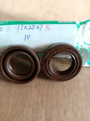 Семеринг AS 17x28x7 R NBR NQK.SF/China , за вал на маслена помпа,балансиращ вал на MITSUBISHI MD343566 