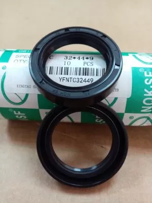 Oil seal  AS 32x44x9 NBR NQK.SF /China , for steering gear of TOYOTA 9031132014