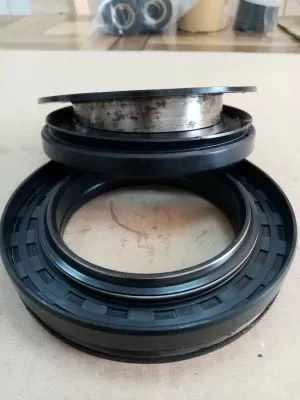 Семеринг касета QLN 76x118x17/20 NBR WLK/TW , JOHN DEERE 2140