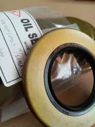 Oil seal  BS 40x72x6.5 NBR  (with seal on outer diameter)  WLK/TW, for rear wheel hub of NISSAN Navara 43232-EB70A