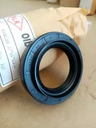 Oil seal  HTBCR9 37x61x10/14 R  NBR WLK/TW, for differential of MERCEDES-BENZ 0089973147,0209971947