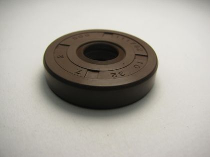 Oil seal 10x32x7 Viton 