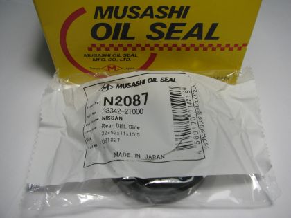 Семеринг UES-9 32x52x11/15.5 NBR Musashi N2087, диференциал /полуоси вътрешен/ на Nissan OEM 38342-21000