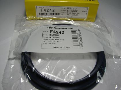 Oil seal KES-59 92x114x10/17 Silicone Musashi F4242, crankshaft rear of Mitsubishi Canter(FE5,FE6), Pajero II OEM ME200012