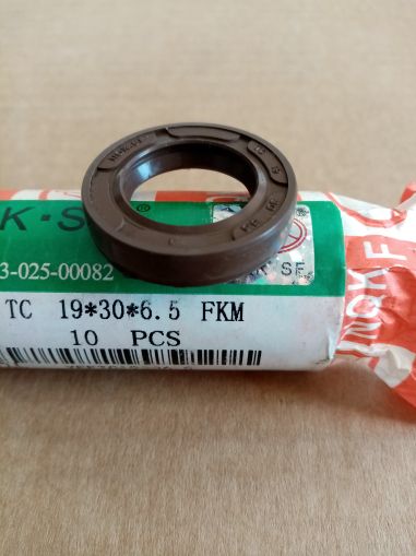 Oil seal  AS 19x30x6.5 Viton NQK.SF/China ,PIAGGIO 239391,482314