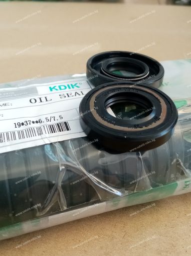 СЕМЕРИНГ TCL 19x37x6.5/7.5 NBR KDIK/China , за кормилно управление