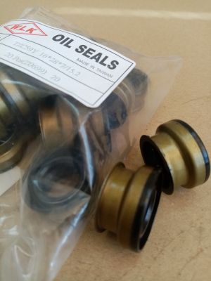 Oil seal  TZC59Y 16x28x7/15.2 NBR  WLK/TW , for cross shaft of KIA MF40117131A  