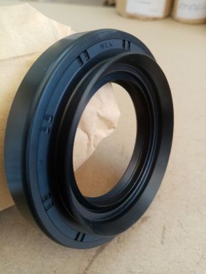Oil seal  HTC9R 44x74x11/17 R NBR WLK/TW , за диференциал на TOYOTA 90311-44007    