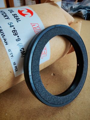 Oil seal  HTCKY  54x69x9 with felt  ACM MARVEL/TW , for transmission of  ISUZU 1-09625-562-0