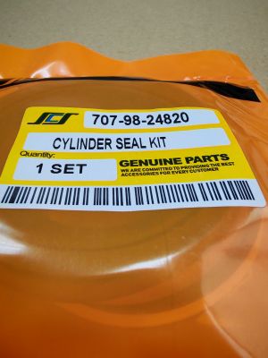 Boom Cylinder Seal Kit 707-98-24820 for  KOMATSU exkavators  