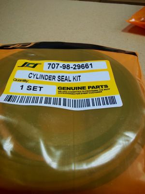 Boom Swing Cylinder Seal Kit 707-98-29661 for  KOMATSU exkavators 