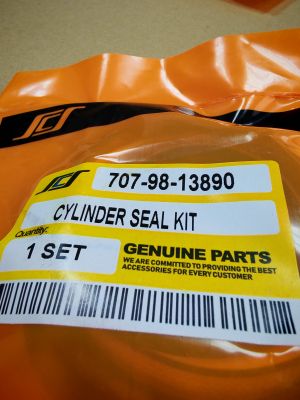 Ремонтен комплект  за хидравличен цилиндър за повдигане на греблото (blade  lift) 707-98-13890 за екскаватори KOMATSU