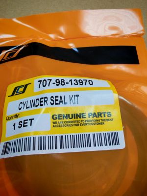 Arm Cylinder Seal Kit 707-98-13970 for  KOMATSU exkavators 