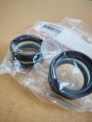 Oil seal  UES-S 28x37x8/19.5 RB NBR TOYOTA MOTOR CORPORATION/Japan , for transmission of TOYOTA 90316-28003