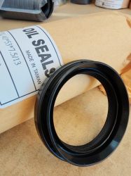 Семеринг HTC9L 40x53x7.5/13  L NBR WLK/TW , за диференциал на MAZDA FZ03-27-238  
