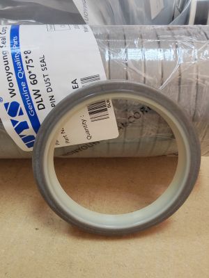 Метален чистач DLW 60x75x8 PU95 + студеновалцувана стомана WYS, KOMATSU 203-70-33210,416-09-11110