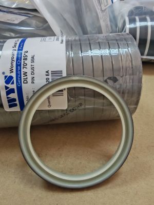Метален чистач DLW 70x85x8 PU95 + студеновалцувана стомана WYS, KOMATSU 21K-70-12180,418-09-11110