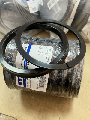 Комлект хидравличен уплътнител за прът IUY 70x83x13 NBR85 + PA(Polyamide) + MoS₂+Y7116 WYS/Korea, до 300 bar, Komatsu 707-51-70030, 707-51-70211
