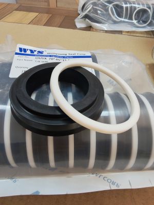 Хидравлично уплътнение за бутало  OUYK 70x45x15.5 NBR70+PA WYS/Korea, до 270 bar, KOMATSU 09370-00070