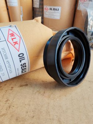 Семеринг HTC69R 45x70x14/24 R NBR WLK/TW , за раздатъчна кутия  на NISSAN 33216-7S11C;33216-7S110   
