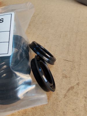 Hydraulic piston and rod seal USH  19x27x5 NBR90 WLK up to 210 bar WLK/TW