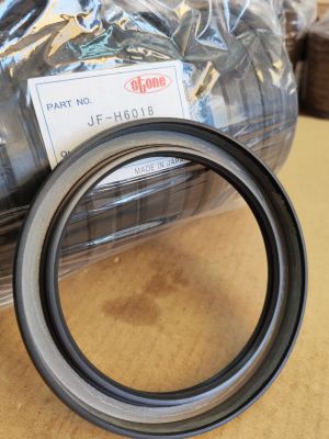 Семеринг SD 105x135x14 L Silicone  STONE/Japan , за колянов вал задна страна на двигател  YANMAR 123672-01782,STONE JF-H6018